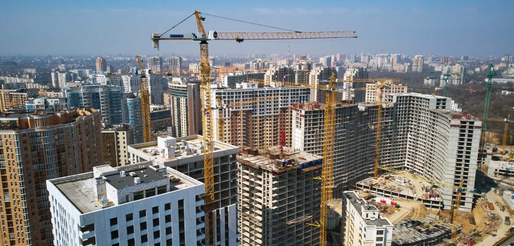 Mercado imobiliário prevê 790 condomínios verticais e 28 de casas em São Paulo, mas só 11% no segmento econômico.