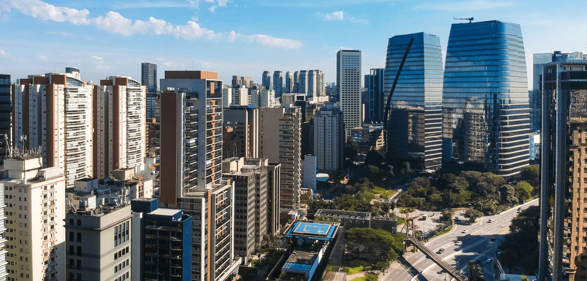 A regulamentação da outorga onerosa pela prefeitura de São Paulo promete destravar novos lançamentos imobiliários. Saiba como o decreto afeta o setor e a destinação dos recursos.